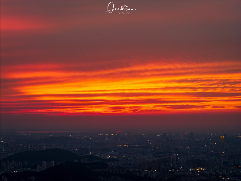 V2EX-最热主题我辜负了济南的世纪晚霞！#v2exGeeksun2021: 来济南半年了，第一次碰到质量这么高的晚霞预报，拍摄的时候我还是按照一直的习惯自动曝光，等在电脑上打开成片的时候才发现参数完全不对，噪点究极无敌多，越看越难受，花了两小时才修出来这五张凑合能看的照片，希望下次能弥补这个遗憾吧，顺带问一下朋友们，大疆 air3s 的安全快门到底是多少呢?iso 上限大概是多少呢?sourceV2EX-最热主题我辜负了济南的世纪晚霞！#v2exGeeksun2021: 来济南半年了，第一次碰到质量这么高的晚霞预报，拍摄的时候我还是按照一直的习惯自动曝光，等在电脑上打开成片的时候才发现参数完全不对，噪点究极无敌多，越看越难受，花了两小时才修出来这五张凑合能看的照片，希望下次能弥补这个遗憾吧，顺带问一下朋友们，大疆 air3s 的安全快门到底是多少呢?iso 上限大概是多少呢?source