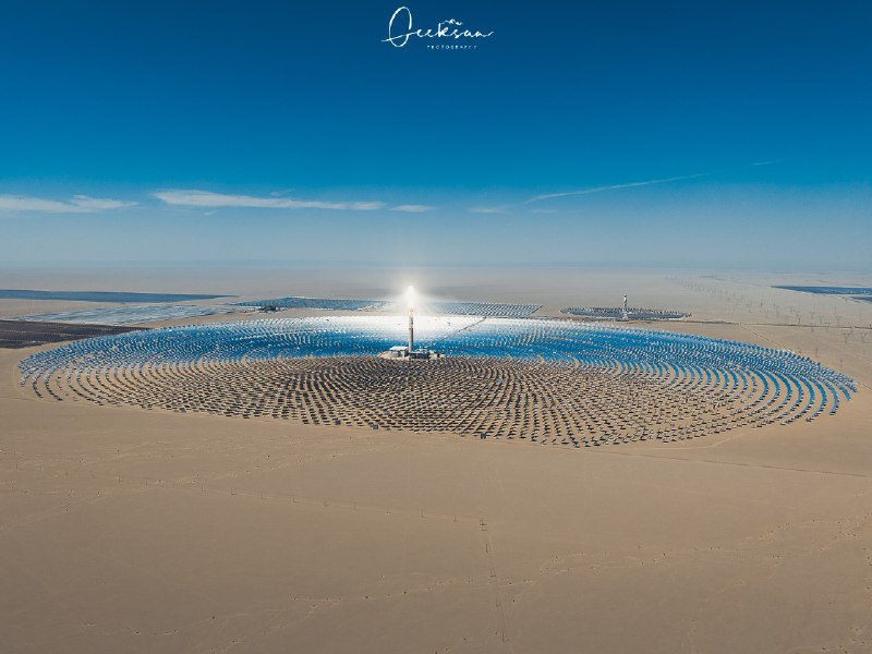 V2EX-最热主题在敦煌拍到了沙漠里的超级大电池!#v2exGeeksun2021: 图片拍摄于敦煌的光热熔盐电站，之前刷到过好多喜欢的博主拍摄过，这次路过敦煌远远的看见一个发光的电塔，百公里开外都能感受到它的光芒，太让人震撼了！sourceV2EX-最热主题在敦煌拍到了沙漠里的超级大电池!#v2exGeeksun2021: 图片拍摄于敦煌的光热熔盐电站，之前刷到过好多喜欢的博主拍摄过，这次路过敦煌远远的看见一个发光的电塔，百公里开外都能感受到它的光芒，太让人震撼了！source