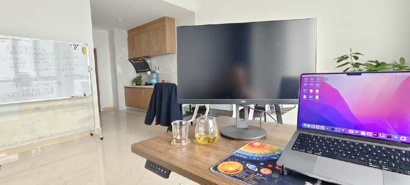 V2EX-最热主题我们的开源项目有办公室了 落座邯郸 欢迎过来喝茶#v2exnihaojob:从北京辞职回邯郸半年了，已经有一些客户了，这周刚刚租了办公室，也在和本地的大学计算机系联系招实习同学