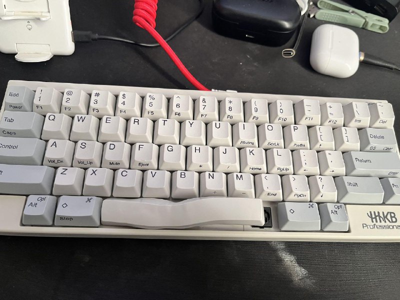 惨！洗完烘干了一下 HHKB 键帽，成这样了