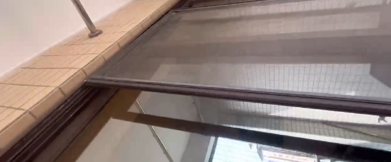 V2EX-最热主题租客要求维修(维修/更换)阳台纱窗门，该不该答应他？#v2extangzhiyong:租客搬进来 2 天，要求维修/更换蚊纱窗